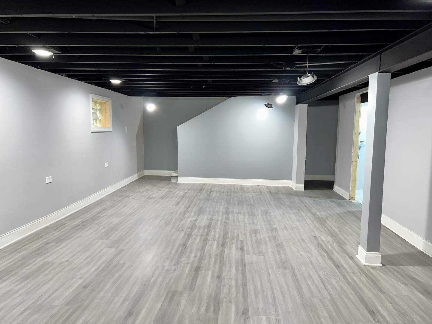 327 Marquette Avenue Property Photo 8