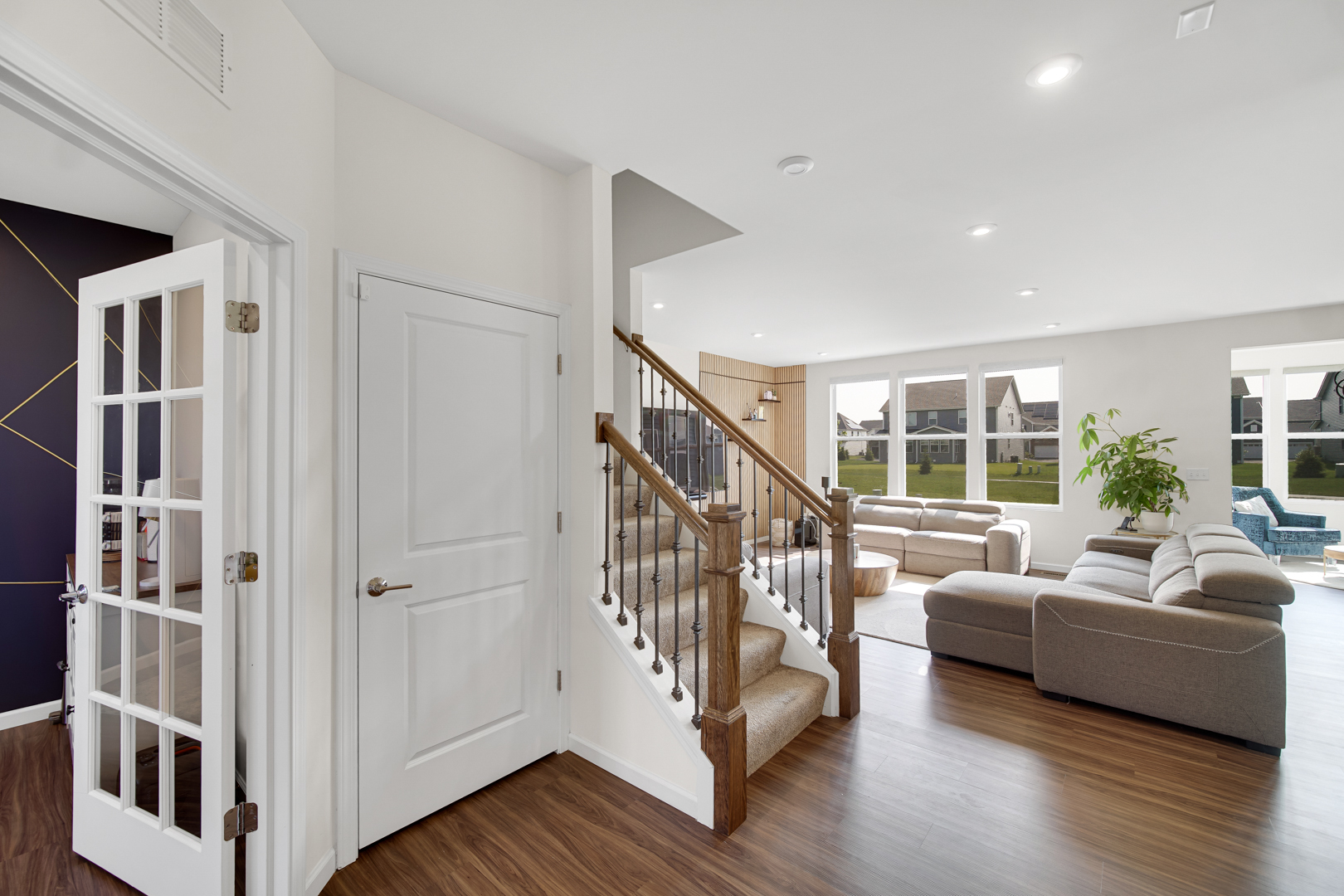 549 Golden Star Drive Property Photo 4