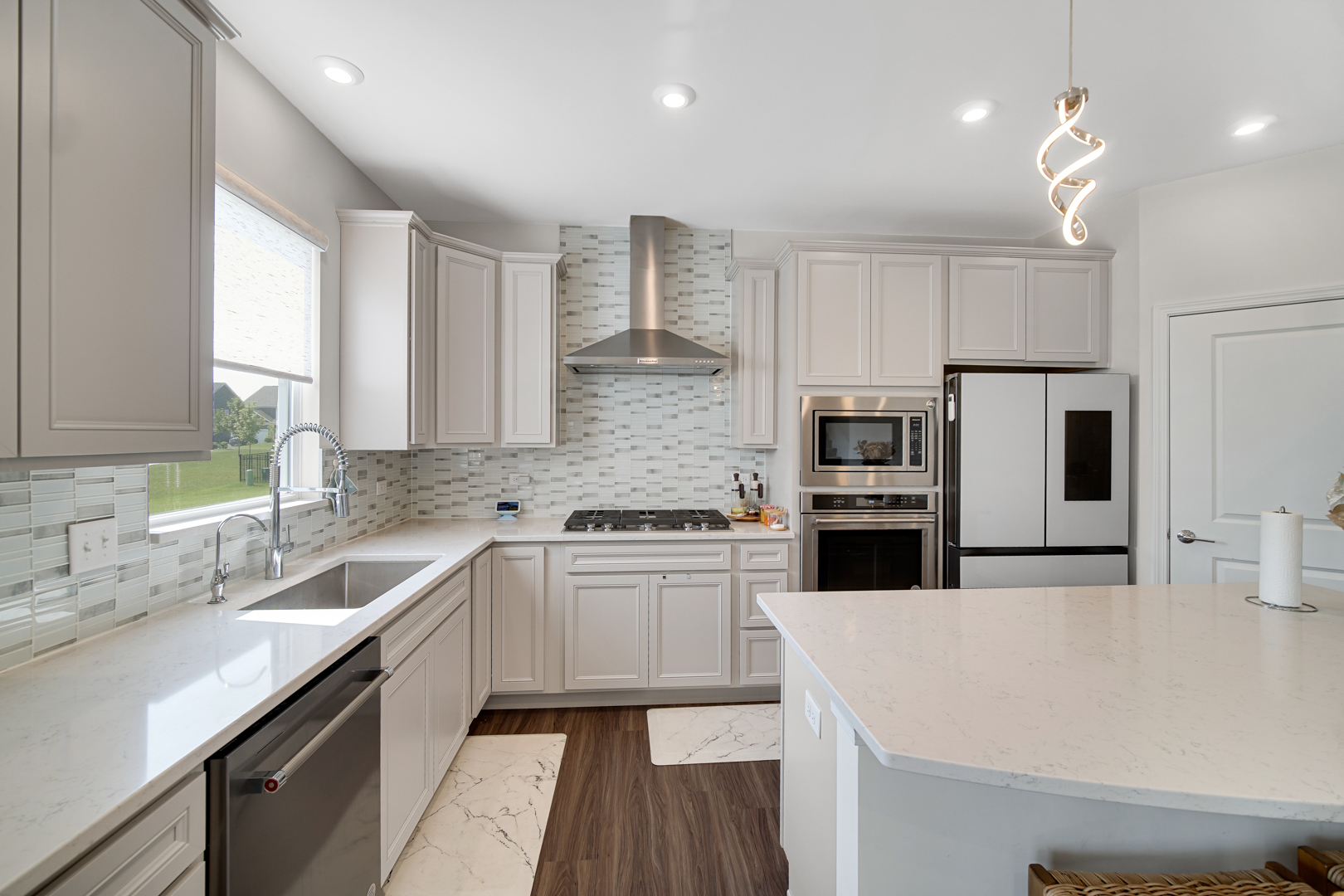 549 Golden Star Drive Property Photo 8