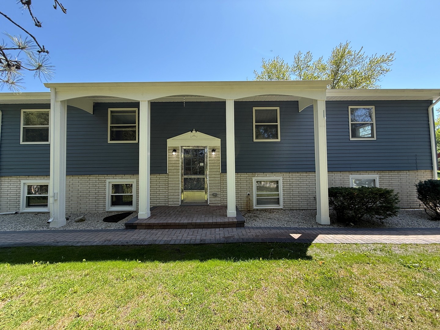 11 S Roberts Road Property Photo 1
