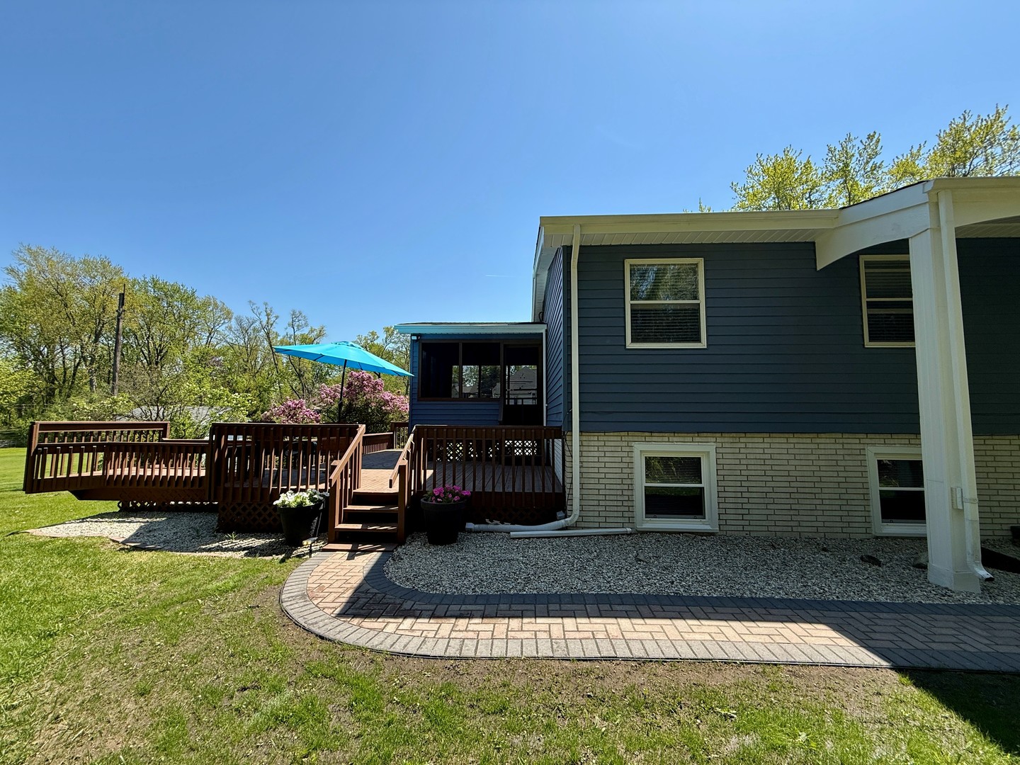 11 S Roberts Road Property Photo 2