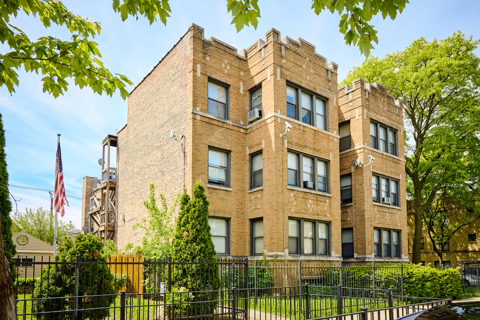 5449-51 W Quincy Street Property Photo 4