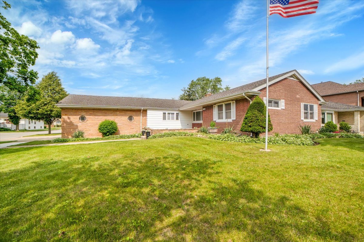 1303 Rice Street Property Photo 1