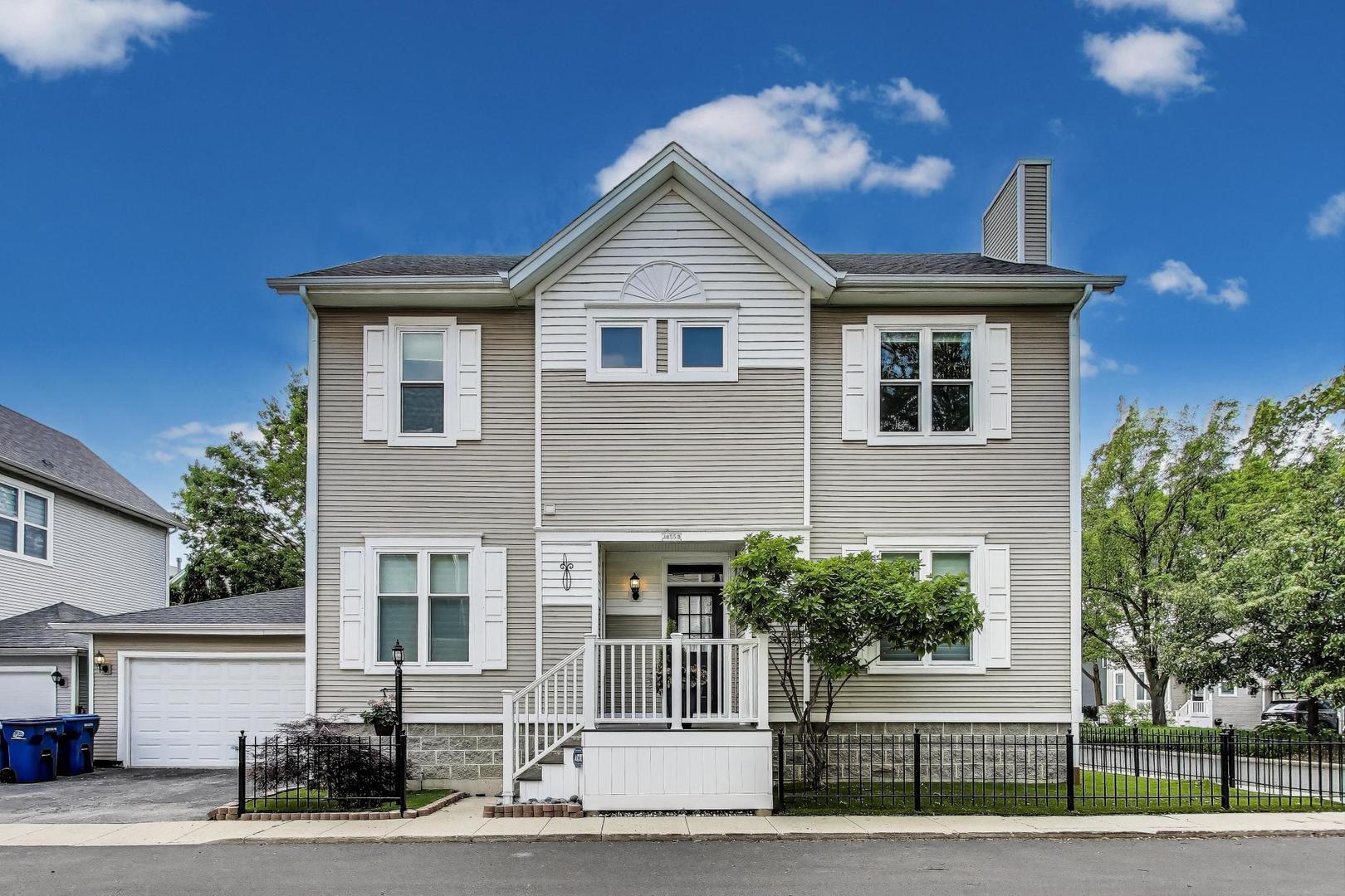 2855 N Wolcott Avenue B Property Photo 1