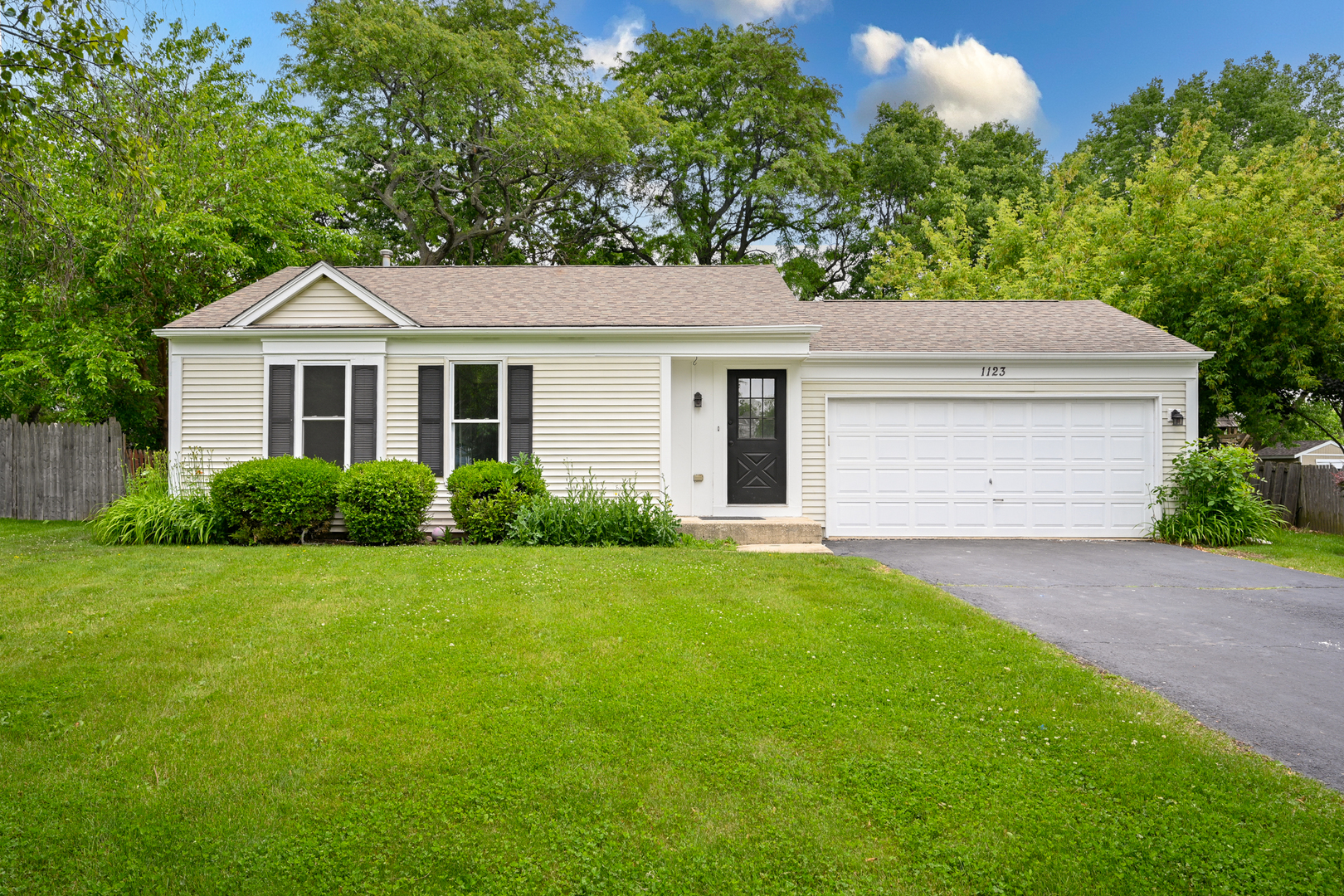 1123 Crimson Court Property Photo 1