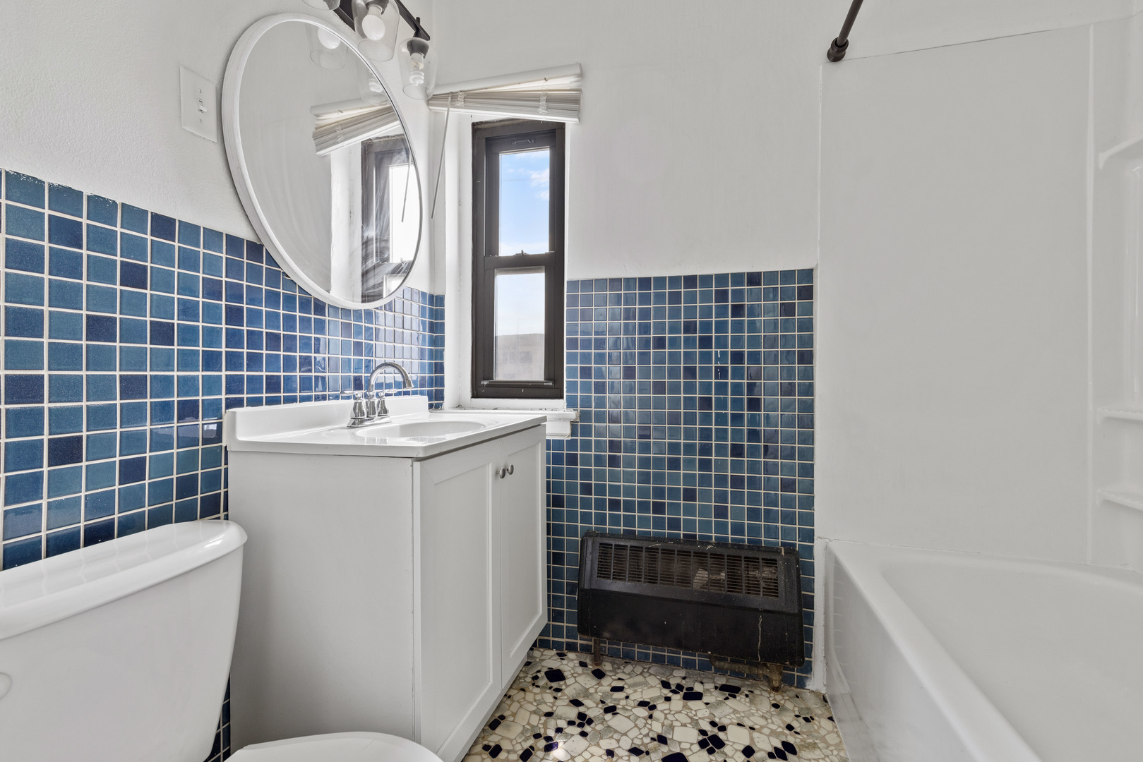 1002 E State Street Property Photo 10