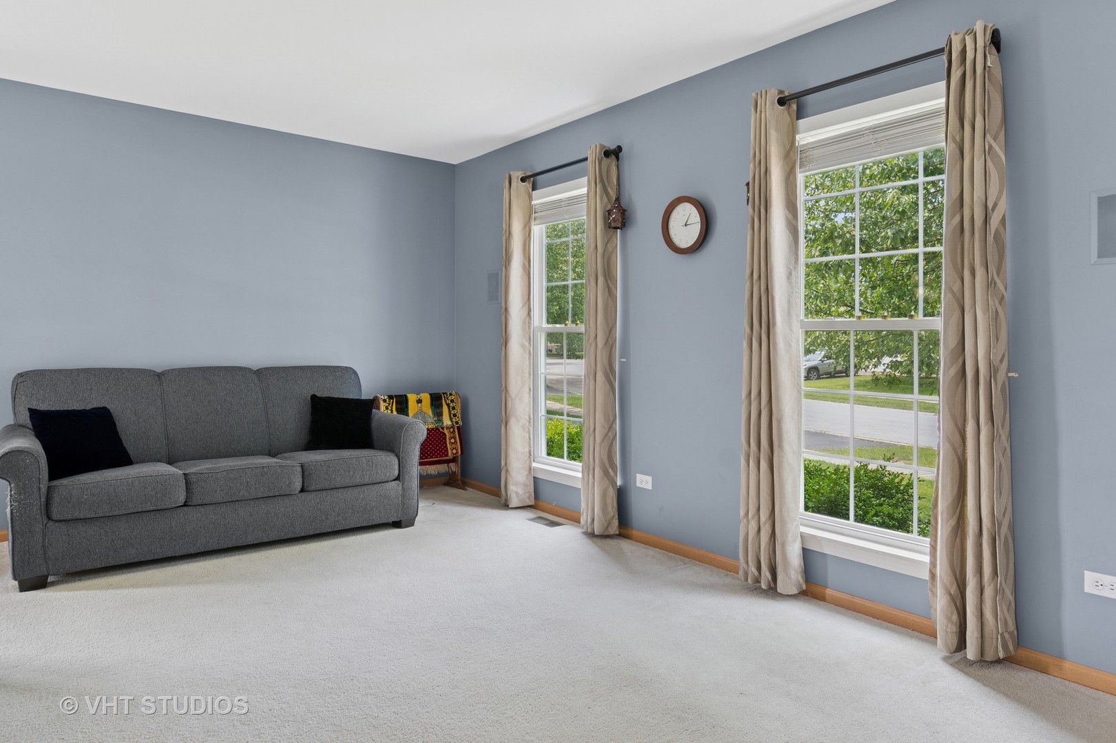 2477 Smithfield Court Property Photo 3