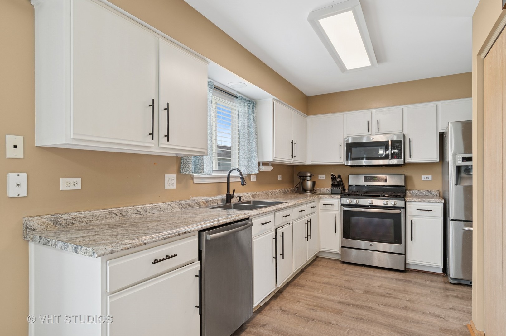 2477 Smithfield Court Property Photo 6
