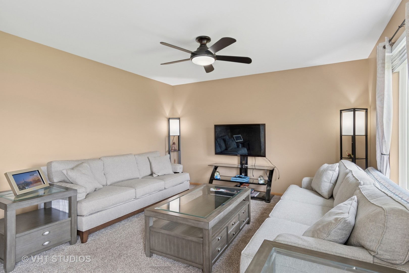 2477 Smithfield Court Property Photo 8
