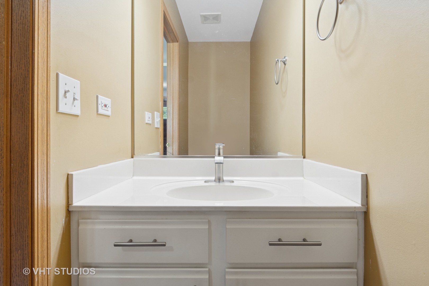 2477 Smithfield Court Property Photo 10