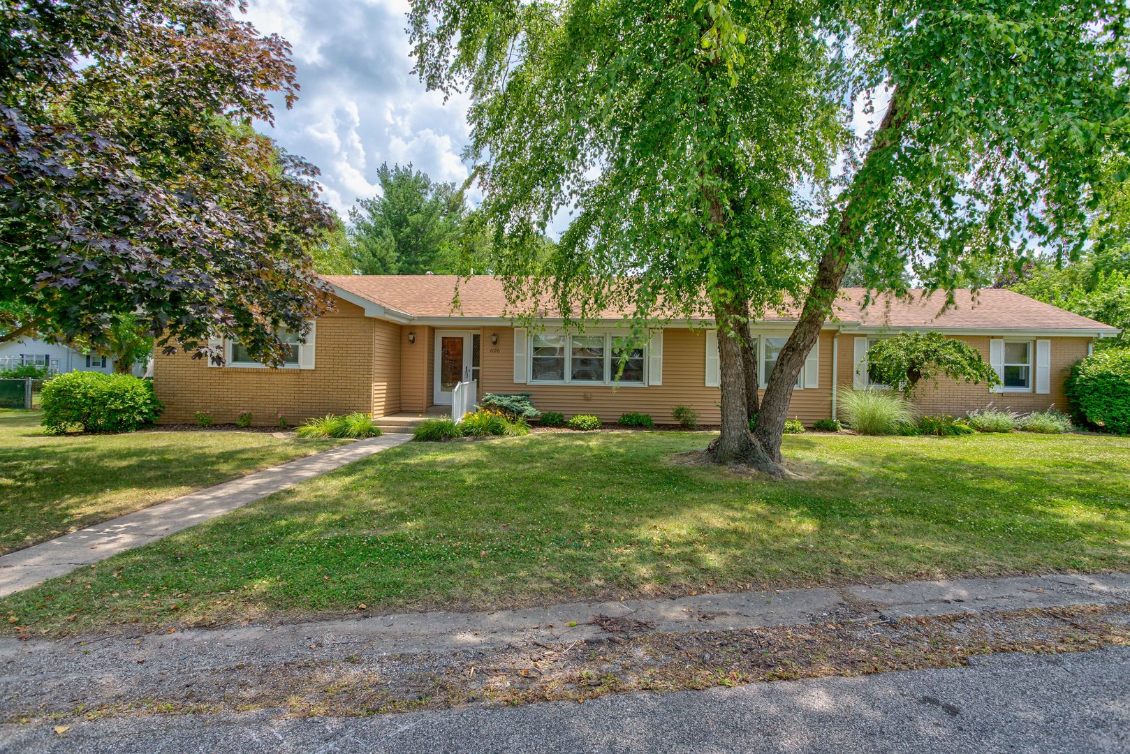 606 Dogwood Drive Property Photo 1