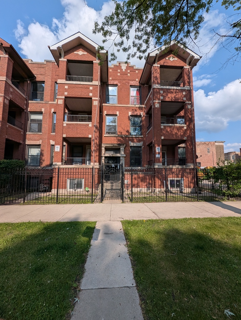 5849 S Michigan Avenue Property Photo 2