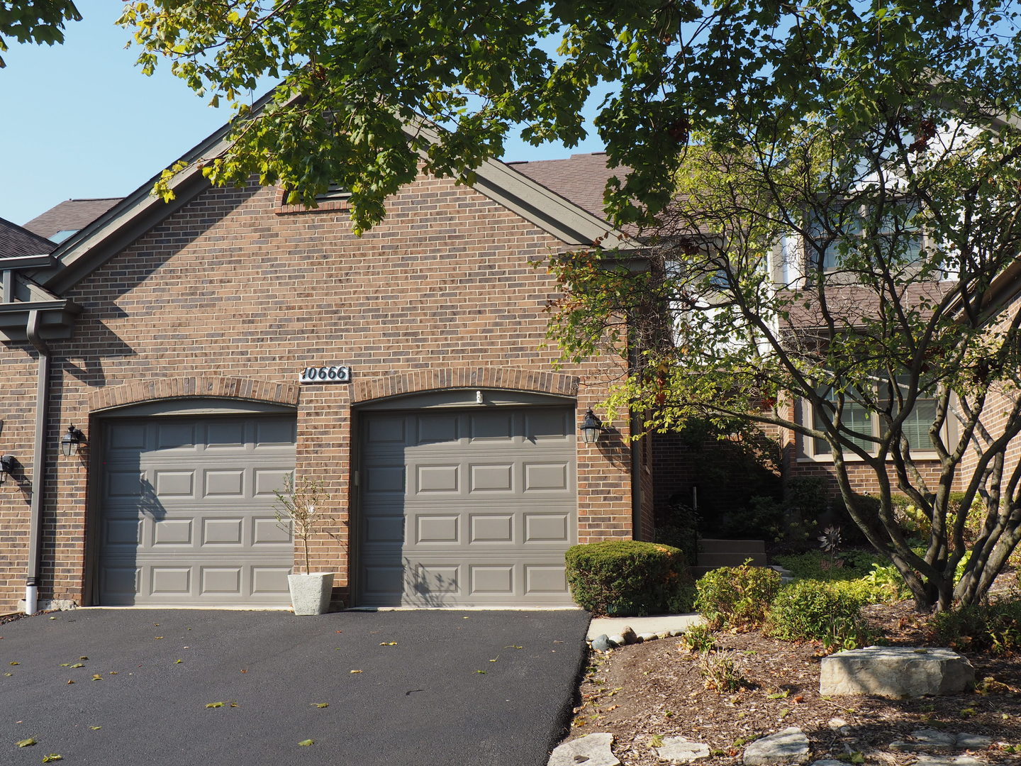 10666 Golf Road Property Photo 1