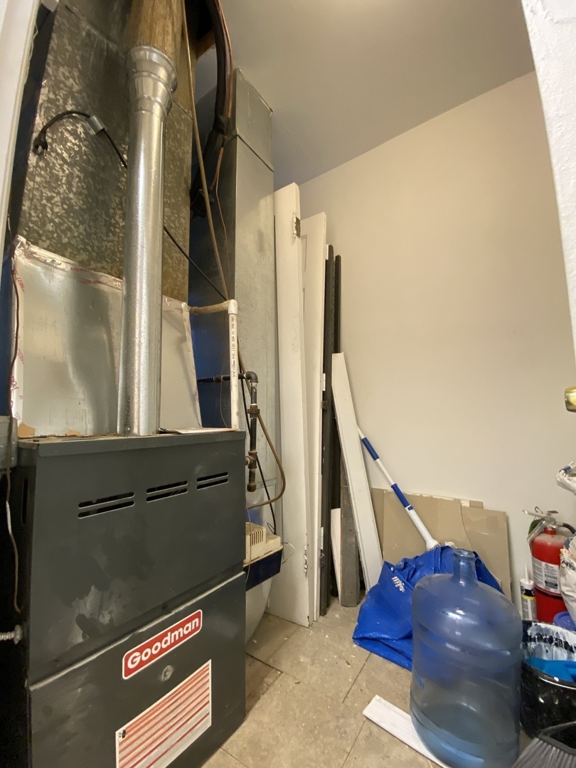 9449.5 S Ashland Avenue Property Photo 8