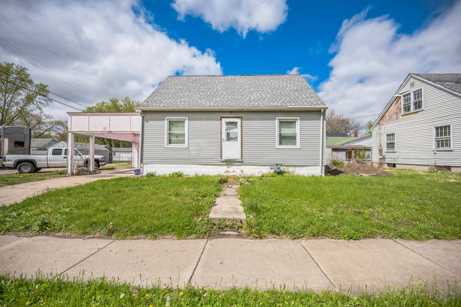 230 W Garfiled Avenue Property Photo 1