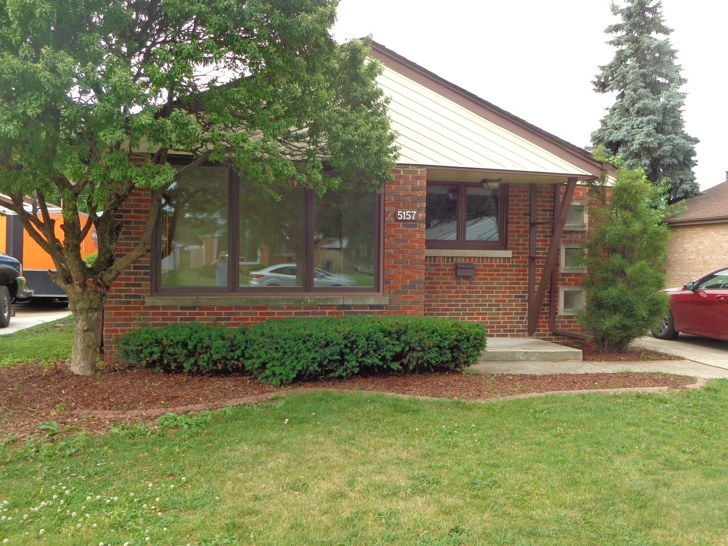5157 W 90th Street Property Photo 1