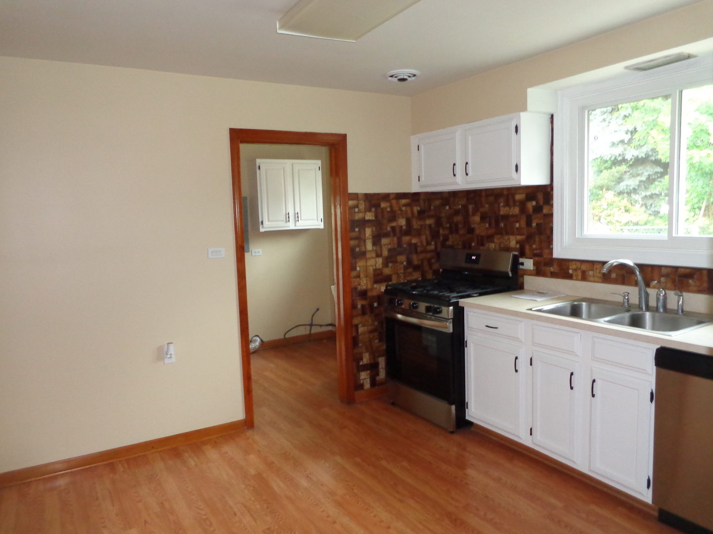 5157 W 90th Street Property Photo 6
