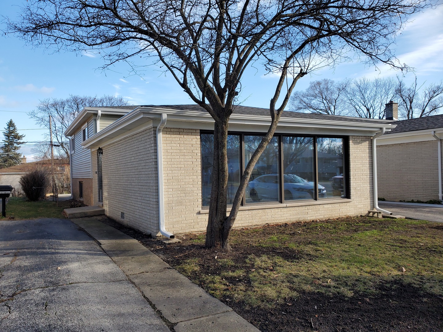 542 Laramie Avenue Property Photo 1