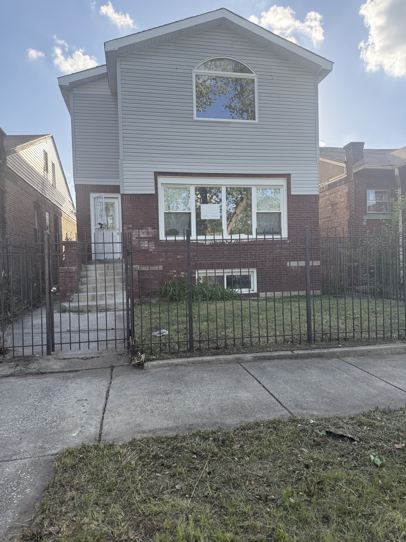 7736 S Oglesby Avenue Property Photo 1