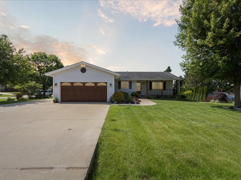 435 Cedar Crest Drive Property Photo 1