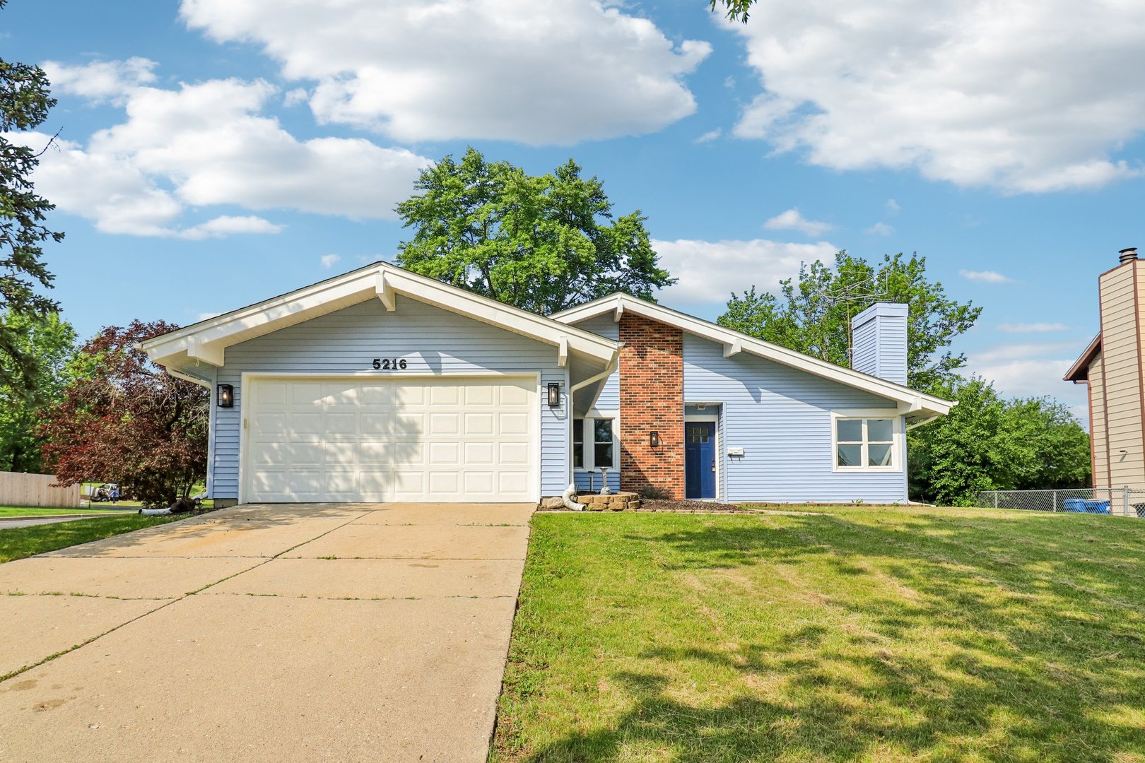5216 Arlington Circle Property Photo 1