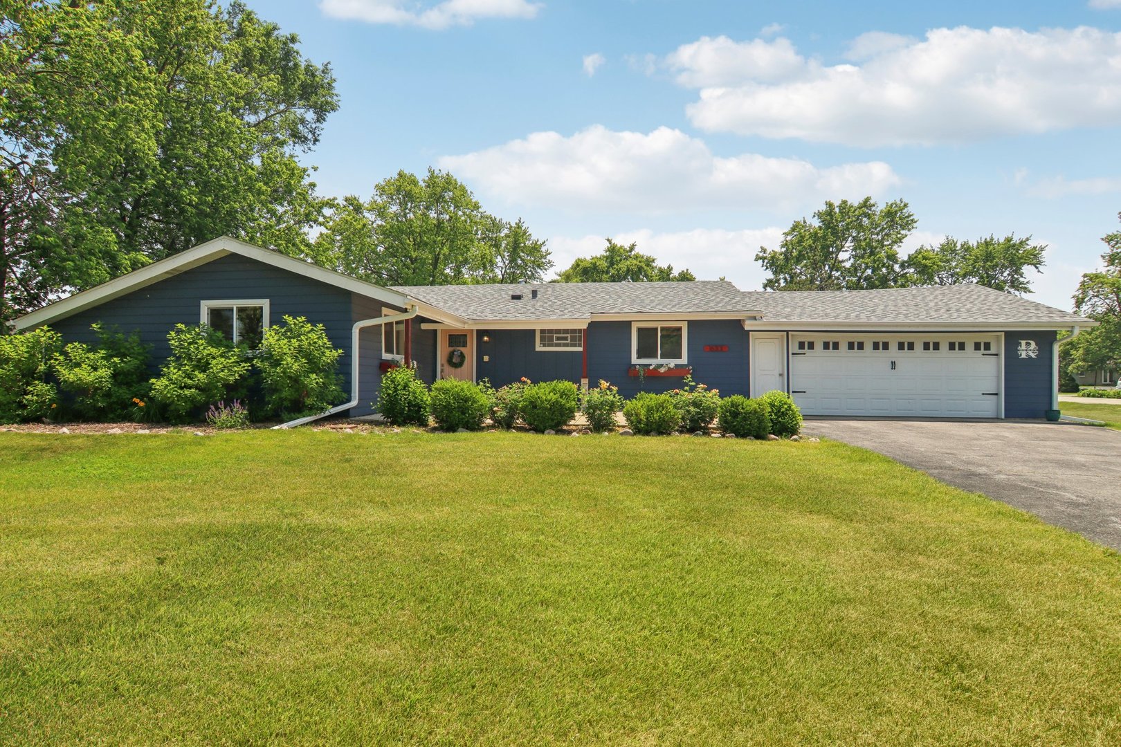 16301 Sherwood Drive Property Photo 1