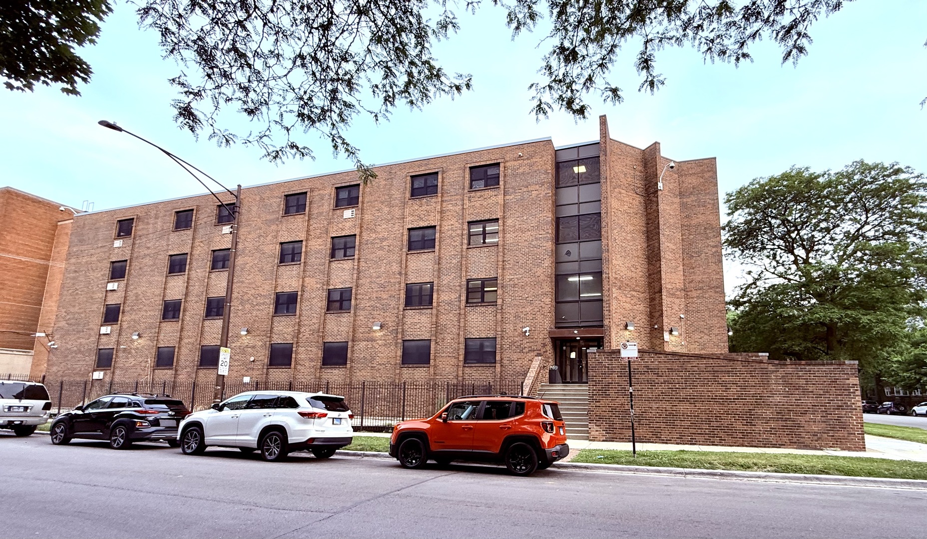 5001 S Michigan Avenue Property Photo 2