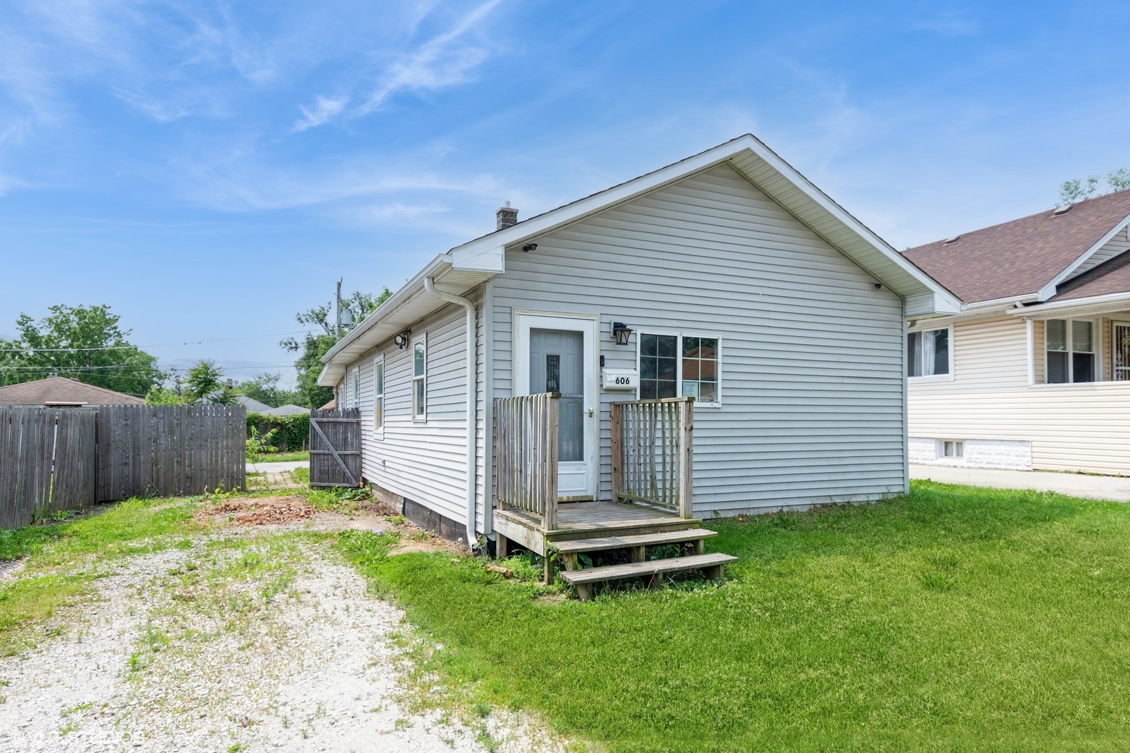 606 Florence Avenue Property Photo 1