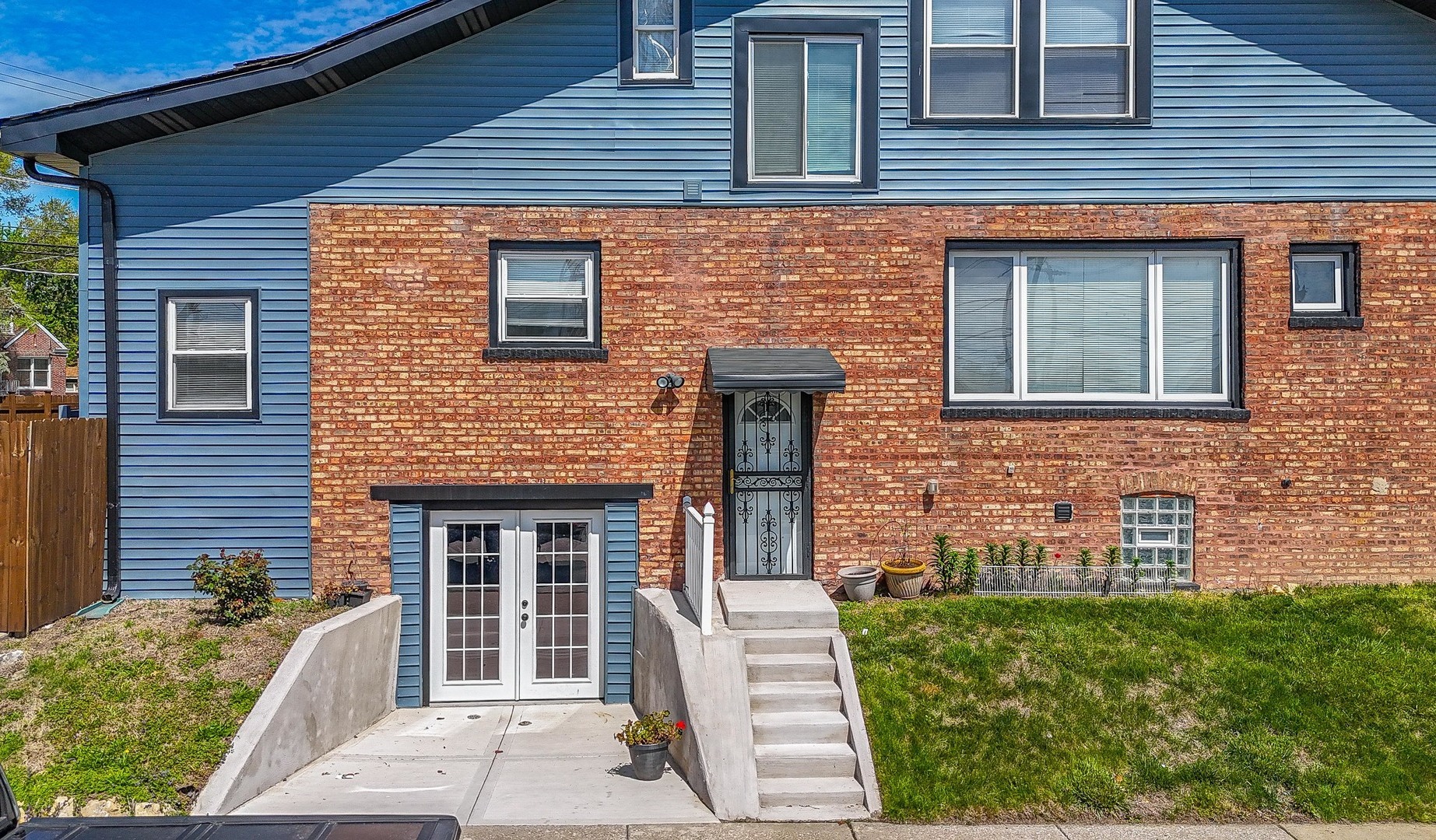 9712 W Shore Drive Property Photo 4