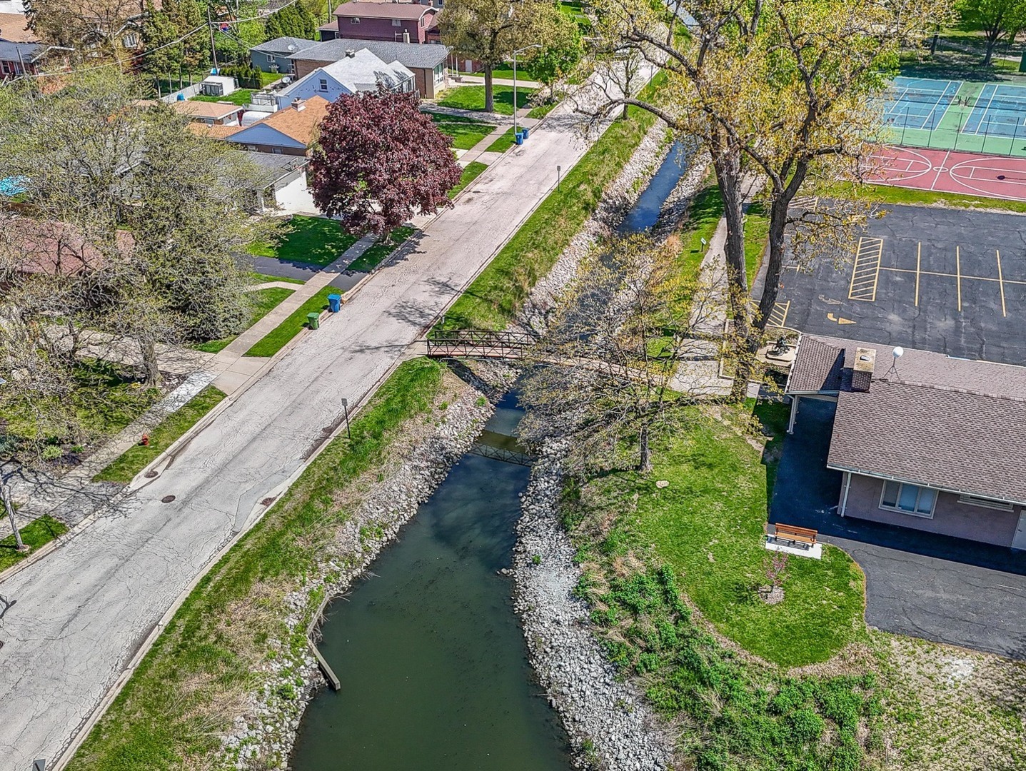 9712 W Shore Drive Property Photo 7