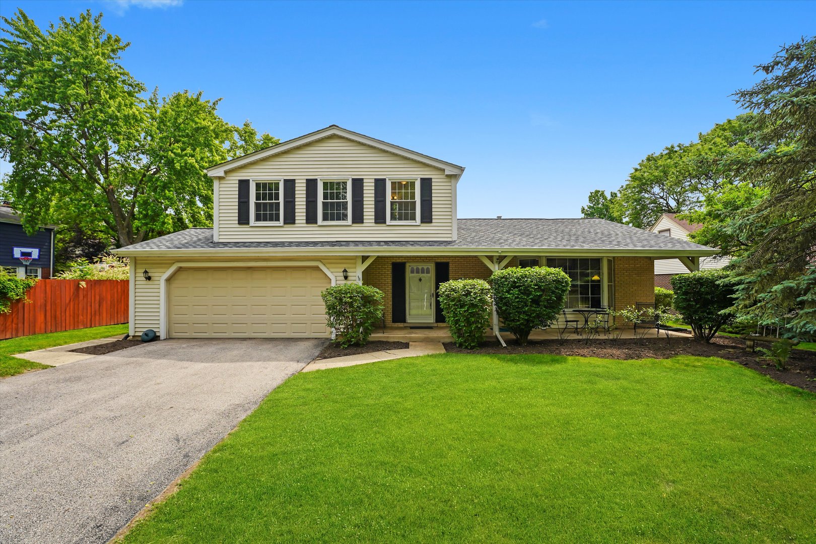 1554 Chickasaw Drive Property Photo 1