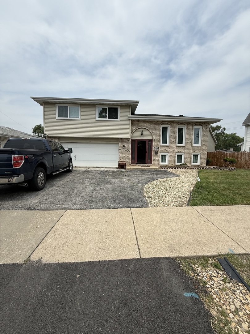 1208 E 154th Street Property Photo 1