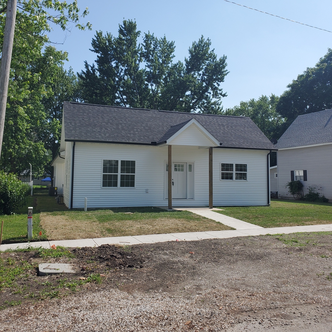 409 E Buckner Street Property Photo 1