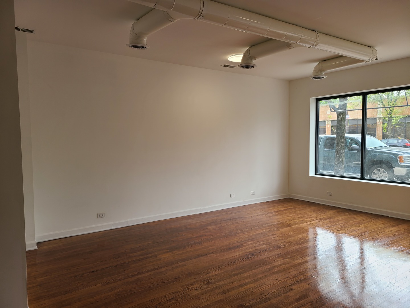2207 N Western Avenue C3 Property Photo 3