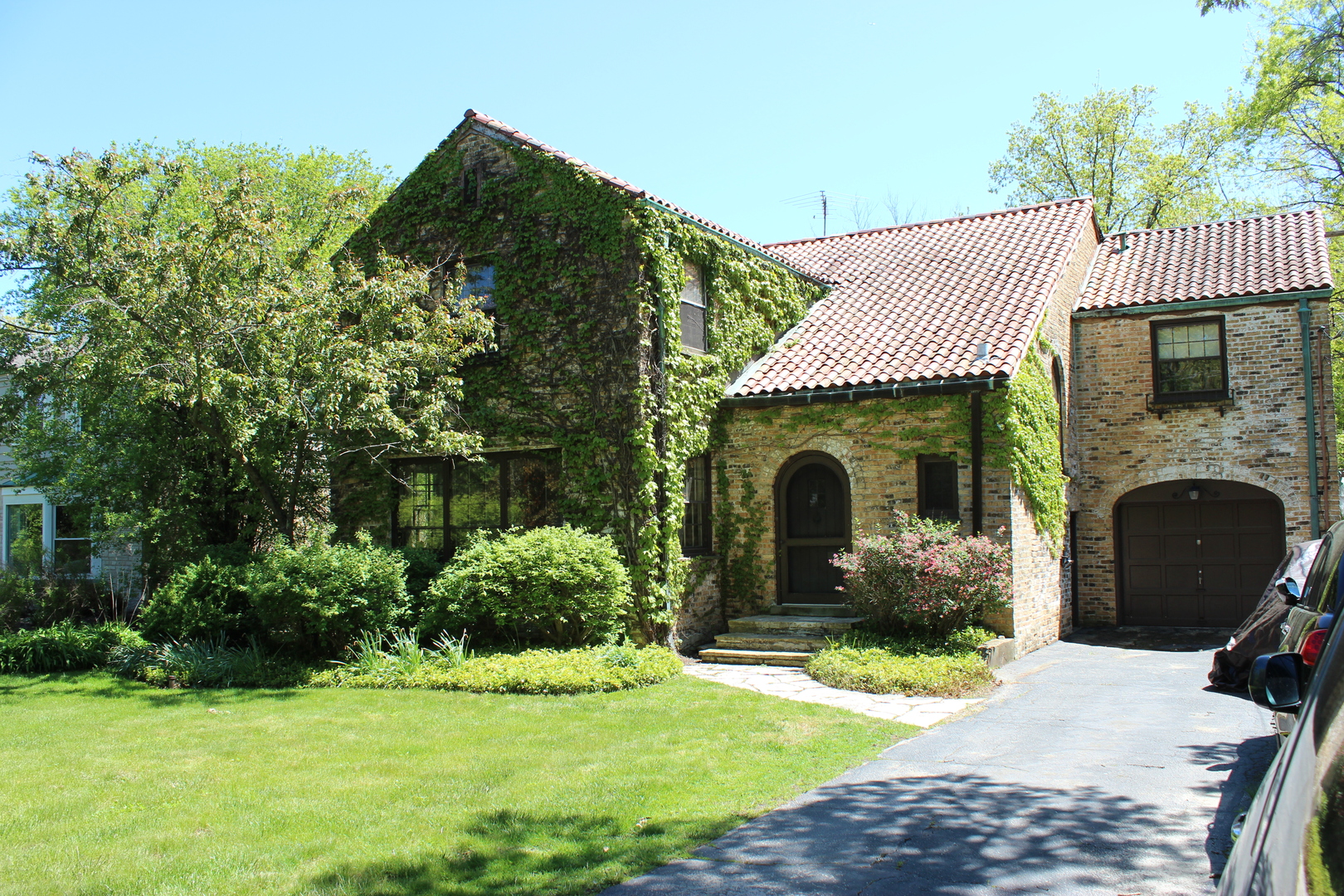 346 Roger Williams Avenue Property Photo 1