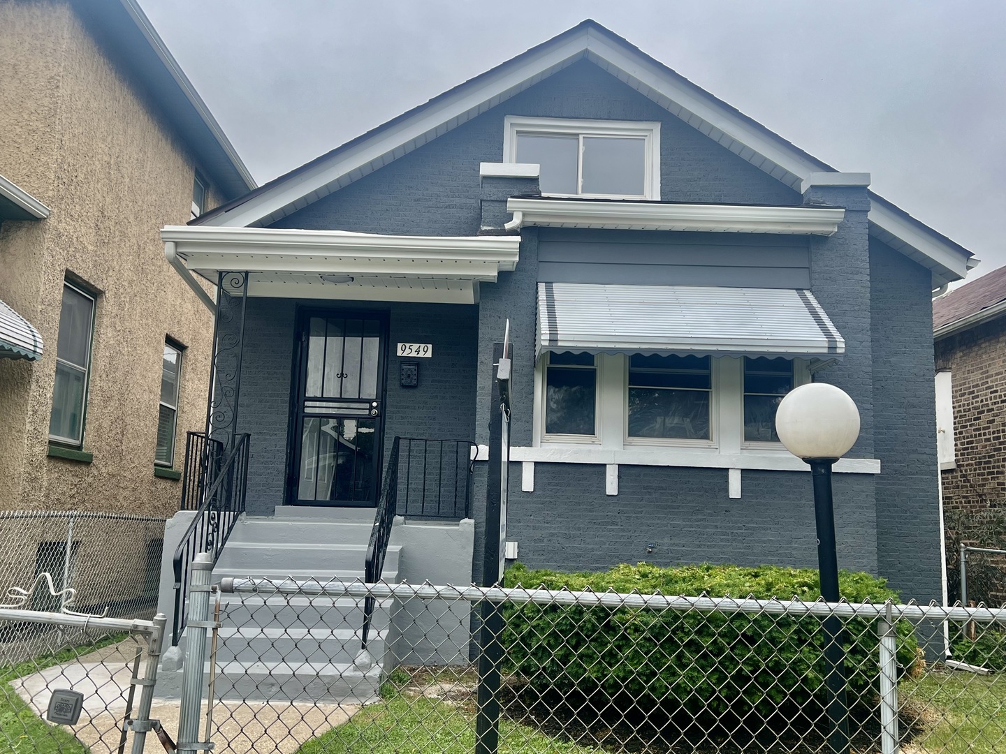 9549 S Calumet Avenue Property Photo 1