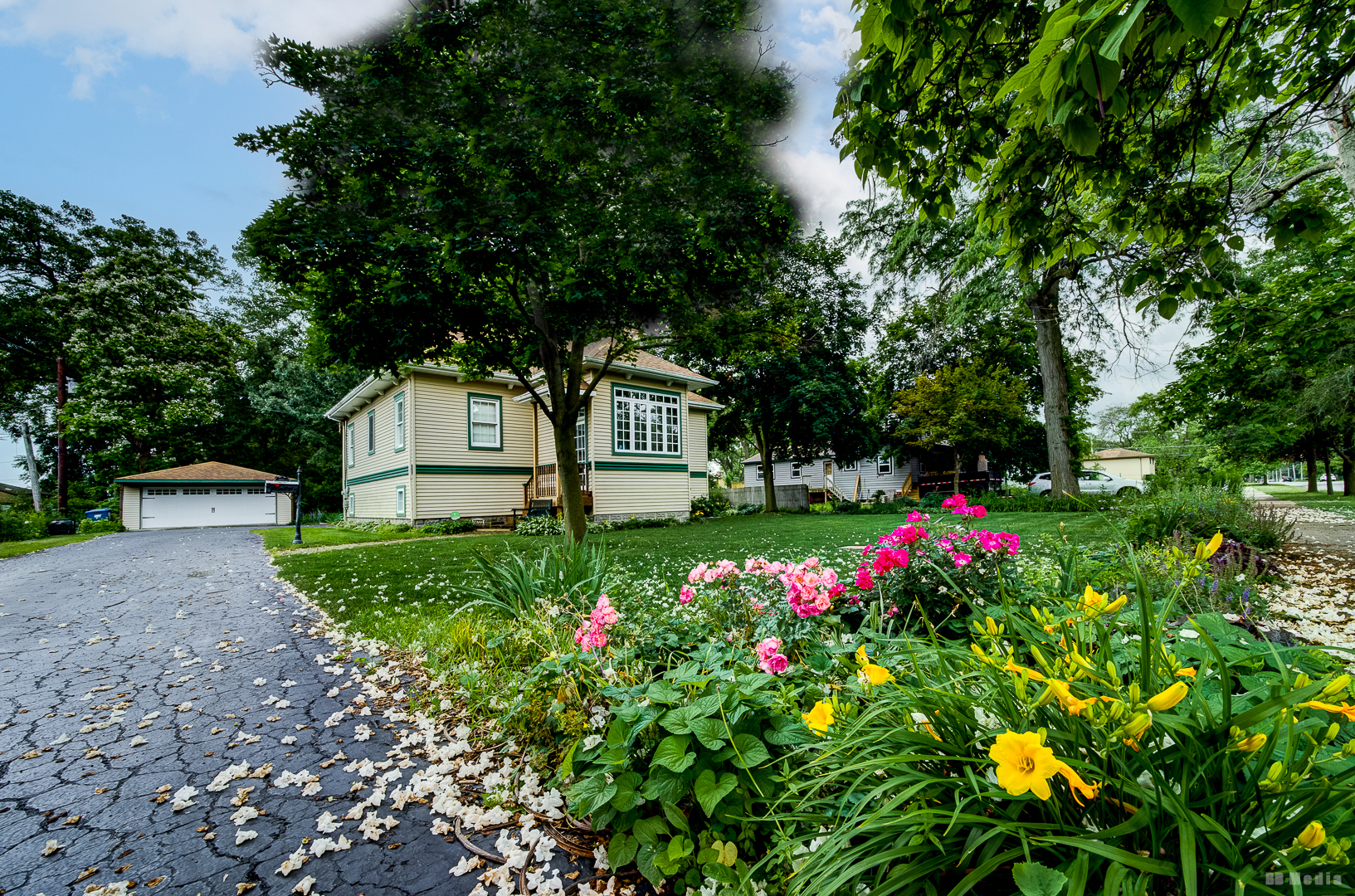 14723 Kildare Avenue Property Photo 1