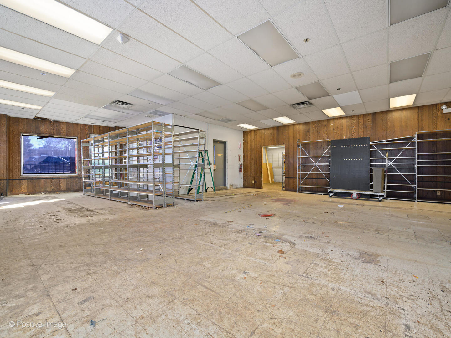 211 S Milwaukee Avenue Property Photo 15