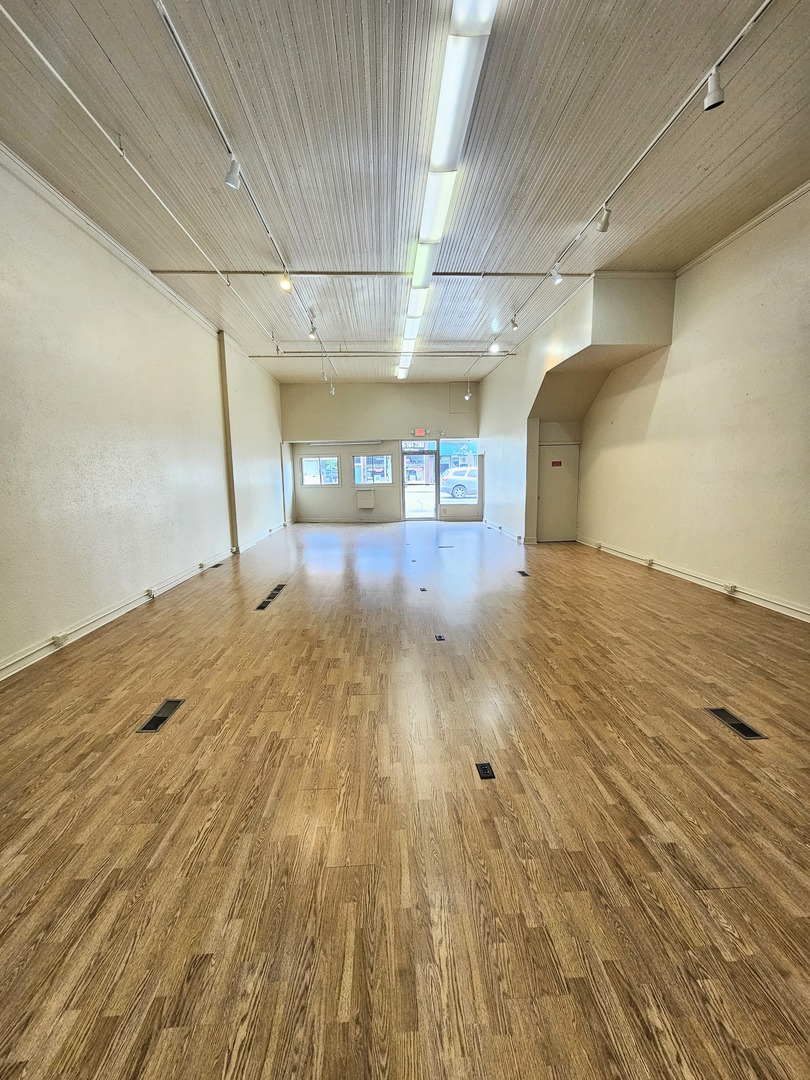105 W 2nd Street Property Photo 2