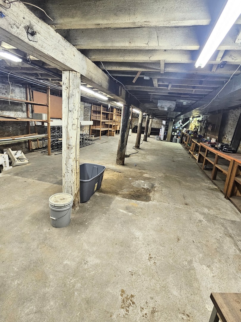 105 W 2nd Street Property Photo 13