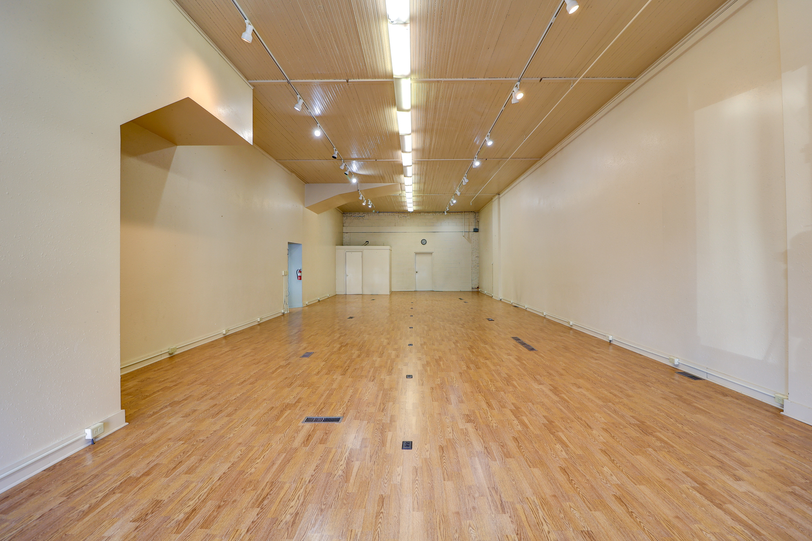 105 W 2nd Street Property Photo 15