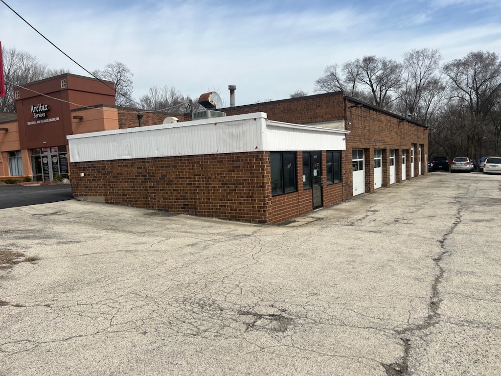 1406 N Milwaukee Avenue Property Photo 1