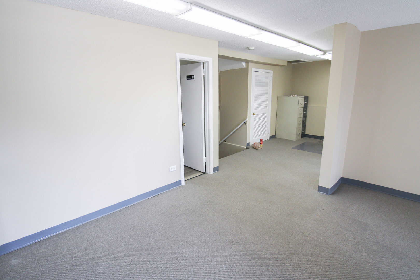 898 S Rand Road Property Photo 12