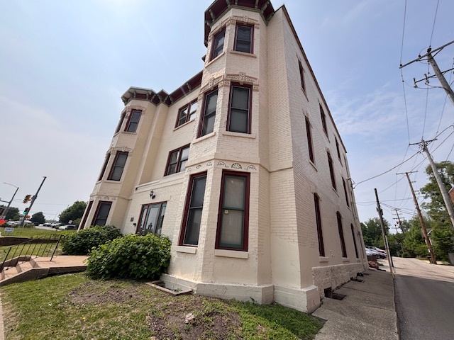 1921 Charles Street Property Photo 11