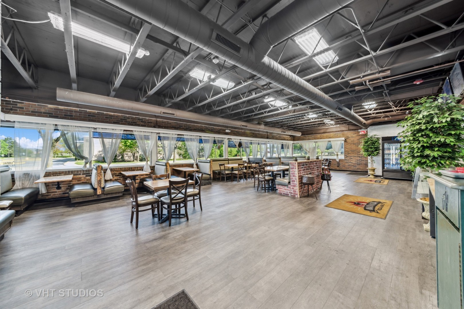 1820 W Irving Park Road Property Photo 9