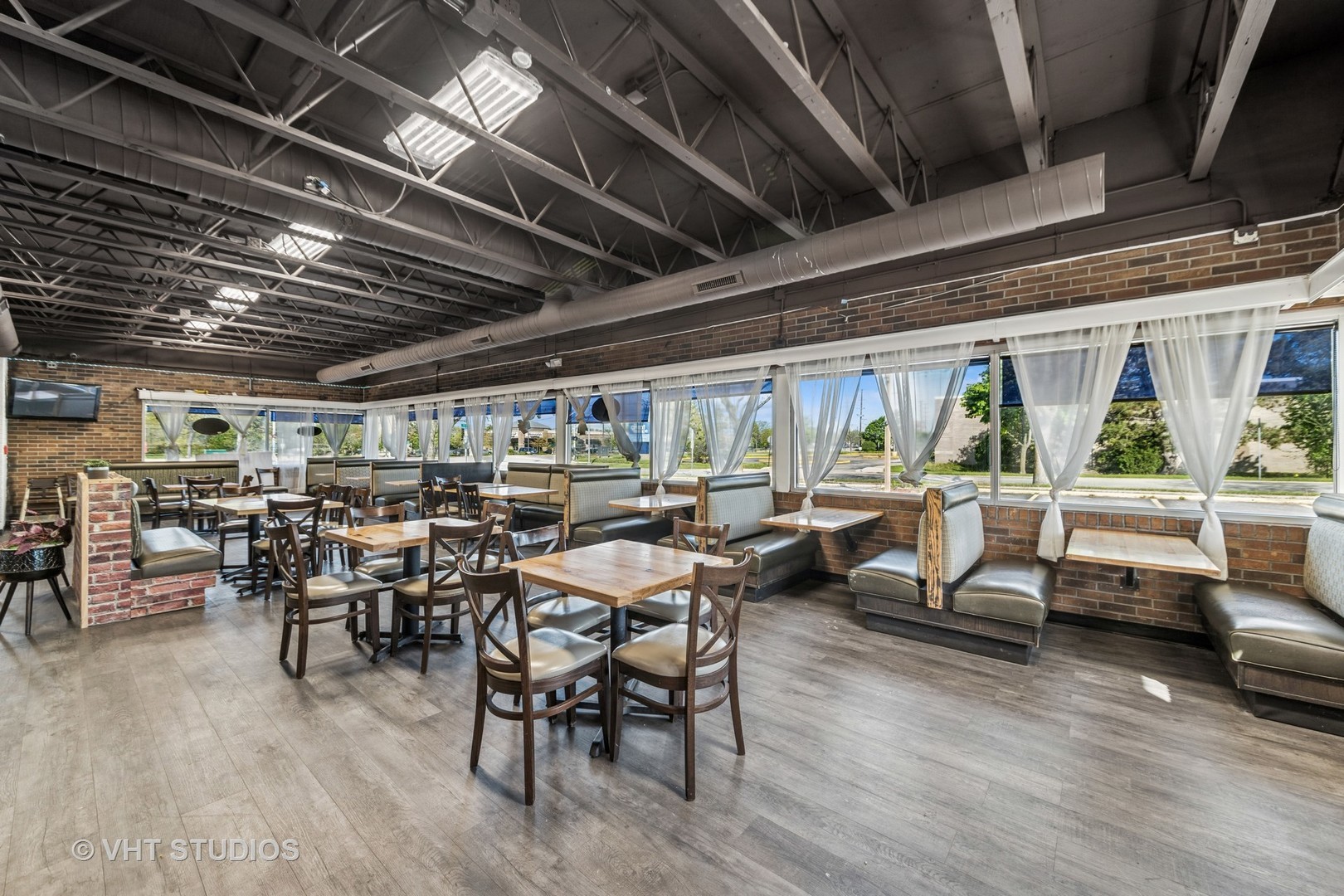 1820 W Irving Park Road Property Photo 10