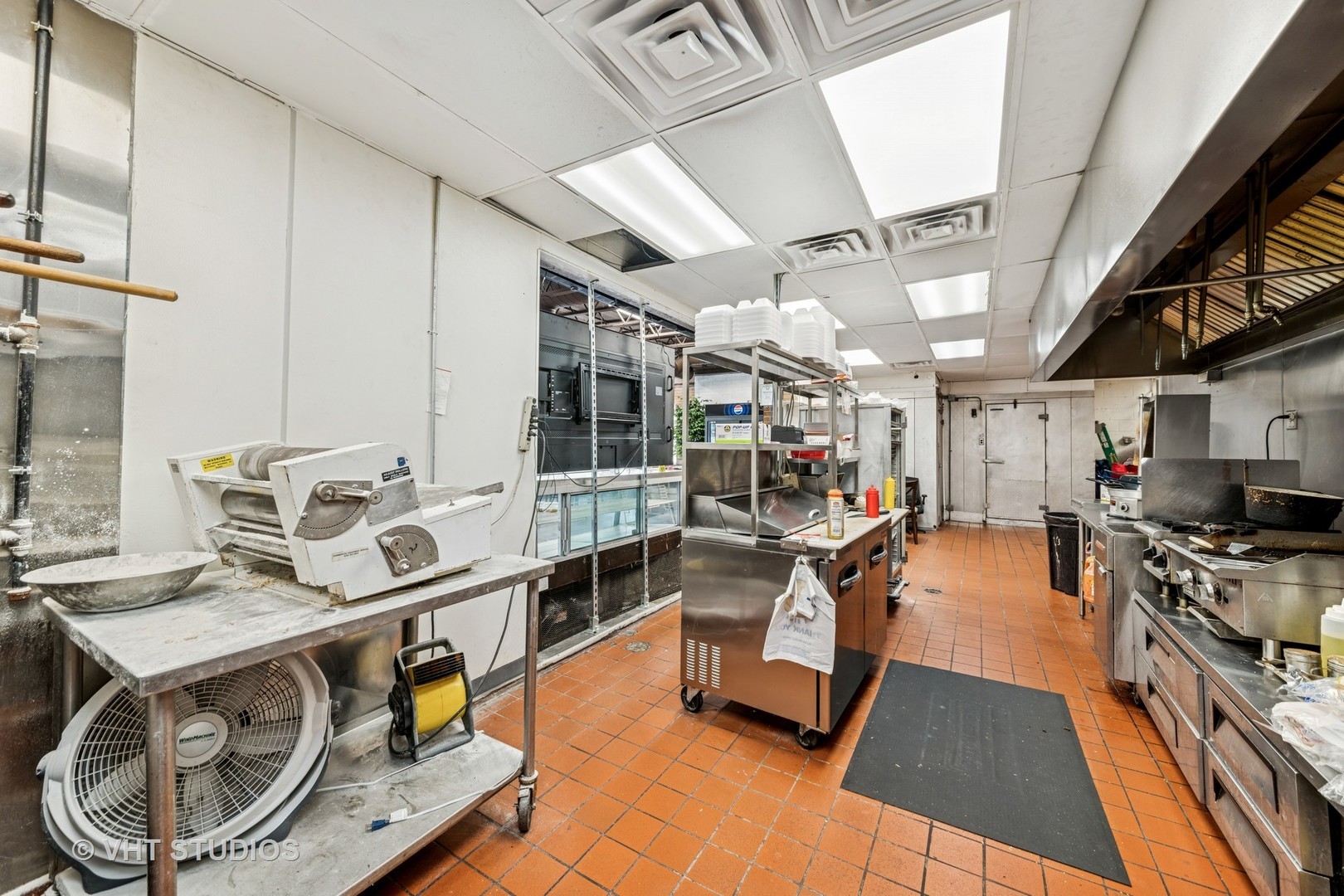 1820 W Irving Park Road Property Photo 17