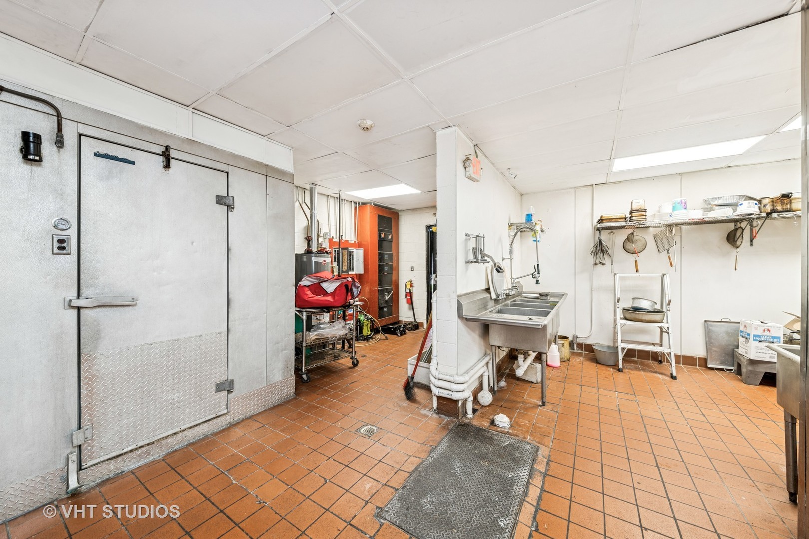 1820 W Irving Park Road Property Photo 18