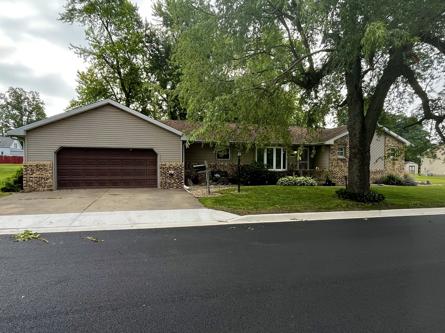 409 S Elm Street