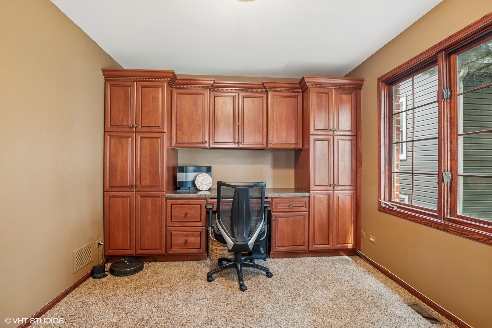 9228 S 55th Court Property Photo 11